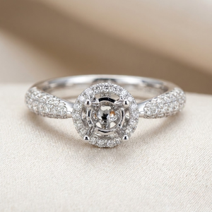 Bijoux à livraison rapide, fiables, haut de gamme, en or blanc 18 carats, diamant naturel taille brillant, classiques pour fiançailles, mariage et fêtes - Product Image 2