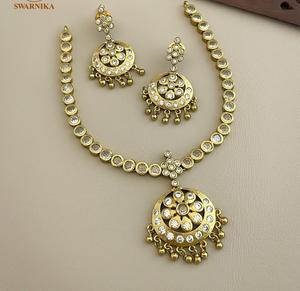 Ensemble collier de qualité supérieure Look Royal avec pierre verte et finition or bijoux de mariage et de fête pour femmes - Product Image 3