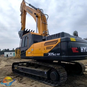 Puissante excavatrice Hyundai R305-9T d'occasion à prix avantageux - Product Image 3