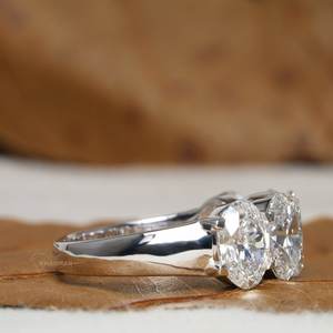 แหวนหมั้นเพชรสำหรับผู้หญิง5 CTS 18K แหวนเพชรรูปไข่สีทองสีขาว - Product Image 2