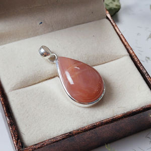 Pendentif en pierre de soleil taille poire bohème, argent sterling 925, fait main, minimaliste, bijoux en collier, vente en gros - Product Image 5