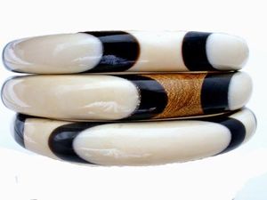 GIVE Manchettes, bracelets et bracelets en corne de buffle naturelle fabriqués à partir de corne de buffle véritable, disponibles dans un assortiment de - Product Image 6