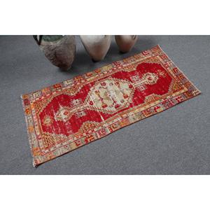 พรมวินเทจตุรกีขนาดเล็ก 2.2x4.8 ฟุต สีแดงขอบเหลือง - Product Image 2