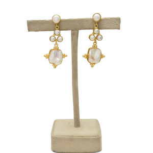 Boucles d'oreilles vintage en perles d'eau douce naturelles blanches nacrées, plaquées or 24 carats, faites à la main, boucles d'oreilles de déclaration pour femmes, boucles d'oreilles de mariage - Product Image 3