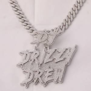 Pendentif en lettres personnalisé de luxe Hip Hop en moissanite et chaîne cubaine en argent 925 entièrement sertie de moissanite - Product Image 1