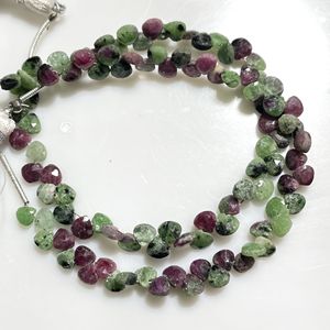 Cuentas Briolette con forma de corazón pequeño facetado de zoisita rubí de 4-4,5 MM, proveedor de cuentas de piedras preciosas al por mayor de buena calidad - Product Image 5