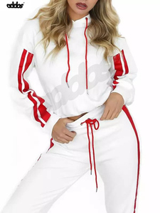 Chándal con logotipo personalizado para mujer, Tops cortos, conjunto de 2 piezas, chándales de poliéster a prueba de viento - Product Image 4