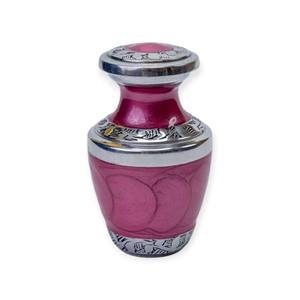 Elegant <b>Black</b> <b>and</b> <b>Gold</b> Patterned Memorial Keepsake Urn for Ashes with Smooth Gloss Finish <b>and</b> Secure Lid - Product Image 5