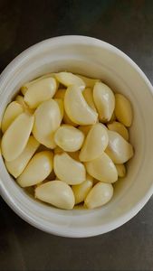 Ail frais pelé Qualité d'exportation Ail blanc normal 10kg Sac en maille Distributeur Pack Ail frais pelé - Product Image 2