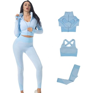 Conjunto de Yoga de 3 Piezas para Mujer: Leggings de Cintura Alta, Sujetador Deportivo Acolchado y Chaqueta Corta - Product Image 1