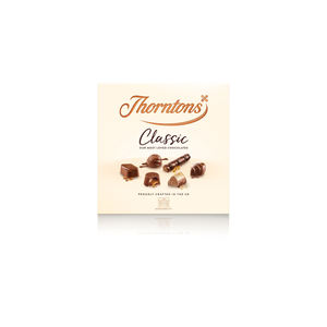 El toffee de chocolate con leche de Thorntons ofrece una delicia cremosa y masticable en cada bocado - Product Image 4
