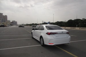 Toyota Corolla d'occasion 2020 avec intérieur foncé, régulateur de vitesse adaptatif, boîte automatique 6 vitesses, 4 places, toit ouvrant - Product Image 5