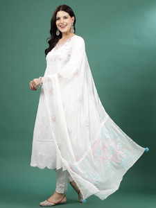 Anarkali Elegante de la Mejor Calidad para Festivales, con Hermoso Diseño Tradicional Indio-Pakistaní, Bordado en Algodón con Patrón Floral - Product Image 6