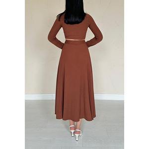 Conjunto de Blusa y Falda de Pana Marrón para Mujer al por Mayor - Product Image 1