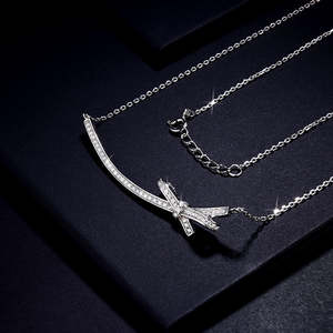 Collar de Joyería Fina con Colgante de Moissanita VVS de Plata de Ley 925 con Diseño de Moño Sonriente de Moda de Black Pearl Jewels para Mujer - Product Image 2