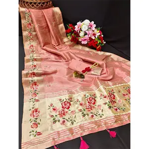 Saree en soie Soft Fancy avec travail brodé traditionnel sur pallu et bordure et petits butties partout avec pièce de chemisier Running