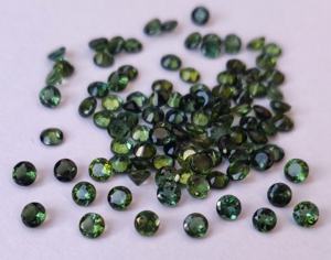 Tourmaline verte naturelle ronde 2.5mm à facettes de qualité supérieure-Tourmaline verte en vrac de qualité supérieure - Product Image 2
