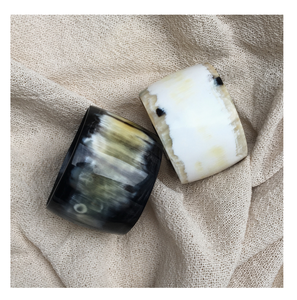 แหวนผ้าเช็ดปากรูปเขาควายประดับบนโต๊ะอาหาร - Product Image 1