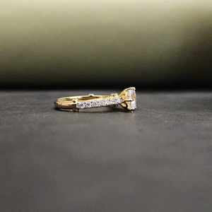 Nuevo Anillo de Compromiso Elegante con Piedra Natural de Acero Inoxidable, Diseño Moderno para Toda Ocasión - Product Image 5