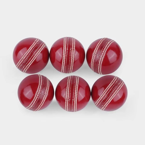 Pelota dura de críquet hecha a medida al por mayor, nuevo diseño de cuero, pelotas de bate de críquet deportivas suaves, pelotas duras de críquet hechas en India - Product Image 5