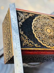 กล่องใส่เครื่องประดับไม้มะม่วงสลักลายเต็มใบ ขนาด 12.5 x 8.5 ซม. สำหรับสั่งซื้อจำนวนมาก กล่องไม้ขัดเงาสีทองและสีแดง กล่องจัดระเบียบเครื่องประดับไม้ - Product Image 3