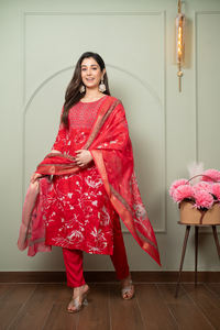 Elegante Kurta Recta de Rayón para Mujer, Conjunto de Kurta con Estampado Floral y Dupatta para Bodas y Uso Casual - Product Image 4