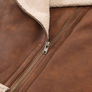 Veste d'université pour femmes avec un design slim et un tissu doux en mélange de coton pour une tenue décontractée - Product Image 4