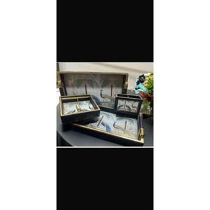 Plateau de service en métal à surface brillante de haute qualité avec poignée pour les collations et les boissons. - Product Image 3