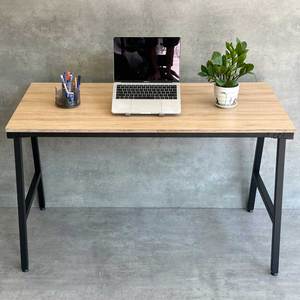 Escritorio Minimalista de Madera Contrachapada SPD68203 de 120x60cm con Patas de Hierro en Forma de A para Dormitorio, Hotel u Oficina - Product Image 3