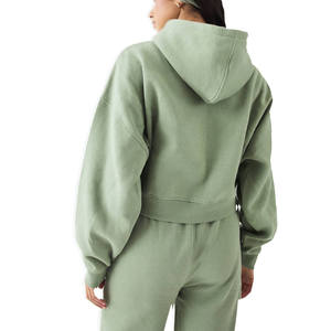 Ensemble deux pièces pour femmes, sweat-shirt à capuche court à fermeture éclair et pantalon de survêtement droit ample en molleton de coton, pour la fabrication de marques privées - Product Image 2