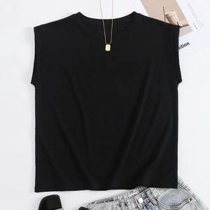 T-shirt pour femme à coupe décontractée et durable, fabriqué à partir d'un tissu mélangé de qualité supérieure qui résiste au rétrécissement et aux plis - Product Image 2