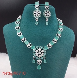 Llamativo AD Collar Pendiente Conjunto Aspecto tradicional para bodas Recepciones Compromisos y festivales - Product Image 1