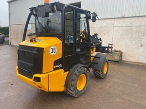Cargador de Troncos JCB 403 Plus, Cargador de Ruedas con Motor Diésel de 7 Toneladas, con Alto Momento de Carga y Caja de Cambios para Manipulación de Madera - Product Image 3