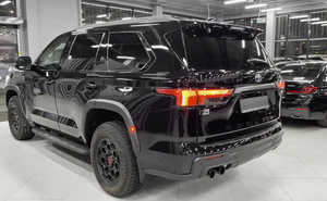 Toyota Sequoia TRD PRO 2024 Usada, Volante a la Izquierda, Asientos de Cuero, Cámara Trasera, SUV en Excelentes Condiciones - Product Image 4