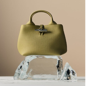 Sac fourre-tout crème bohème chic avec broderie florale noire complexe. Disponible aux prix de gros. - Product Image 3