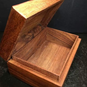 Boîte à bijoux en bois massif de luxe de vente chaude stockage personnalisé antique de haute qualité avec style classique et technique polie - Product Image 1