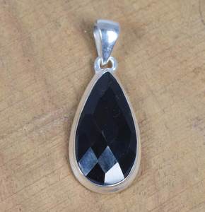 Pendentif en onyx noir, forme poire, argent sterling, bijoux en pierres précieuses faits à la main, cadeau élégant pour femmes - Product Image 1