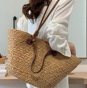 Bolso de Hombro Grande de Paja Tejida a Mano para Vacaciones de Verano en la Playa - Product Image 1