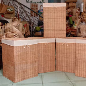 Panier de rangement multifonctionnel en rotin naturel écologique avec couvercle pour le stockage des vêtements et des jouets - Product Image 1