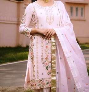 Trajes bordados a mano sin costuras de diseñador moderno para mujeres, moda india, fiestas de estilo tradicional - Product Image 1