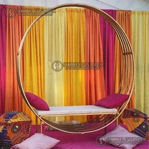 Banco de Madera Marroquí para la Noche de Sangeet, Shobha Jain Impex, Hecho en Delhi, India - Product Image 3
