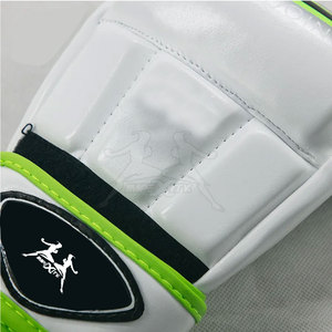 Logo personnalisé Gants MMA légers en cuir véritable Vêtements pour jeunes Gants MMA Gants demi-doigts Gants MMA - Product Image 5