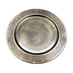 Assiette de chargeur personnalisable ronde en acier avec design sur la bordure Assiette à dîner coréenne argentée avec logo pour la nourriture servant de la vaisselle - Product Image 1