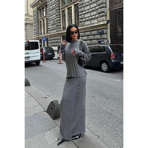 ชุดเสื้อผ้าถักไหมพรมดาร์ซี่ วูลเลน 9969 ประกอบด้วยกระโปรง เสื้อเบลาส์ และเครื่องประดับแฟชั่น - Product Image 6