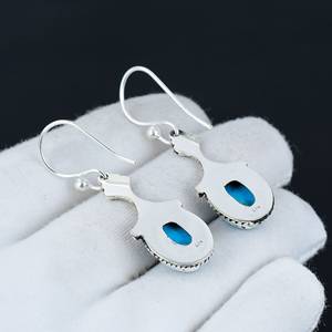 Boucles d'oreilles en forme de larme turquoise de haute qualité faites à la main Design de goutte mignon inspiré par les bijoux de cadeau d'anniversaire de la belle au bois dormant - Product Image 4