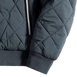 Blouson d'hiver élégant pour homme avec impression personnalisée, doublure douce au toucher, rembourrage thermique et options de marque privée complètes - Product Image 2