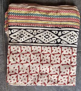 ผ้าโสร่งสำหรับผู้หญิงพิมพ์ลายดอกไม้ทำจากผ้าฝ้าย100% เนื้อนุ่มและมีคุณภาพดี - Product Image 3