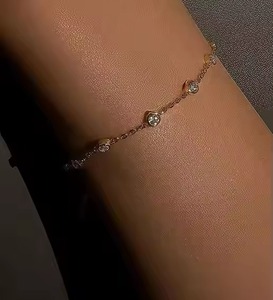 Bracelet solitaire élégant en or 0.6ctw 14k avec lunette en diamant pour cadeaux ou fêtes Collection de bracelets et bracelets Moissanite - Product Image 5