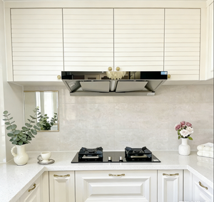 ชุดตู้ครัวไม้สีขาวหรูหราพร้อมอุปกรณ์ตกแต่งสีทอง ไฟ<span class=keywords><strong>ใต้</strong></span>ตู้ ฮูดดูดควันในตัว <span class=keywords><strong>เตา</strong></span>สำหรับจัดเก็บในครัว - Product Image 4