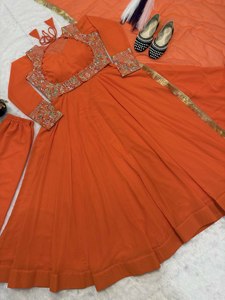 Salwar de Seda con Diseño de Cuello Estilo Cultural Punjabi, Manga Larga, Estampado, Largo hasta el Suelo, Ideal para Bodas, Fiestas y Eventos Especiales - Product Image 4